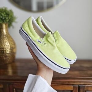 Vans Classic Slip-On Sneakers in Lime Green / Neon Yellow Women’s 7.5 / Men’s 6